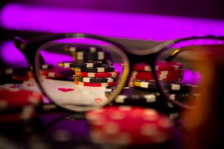 Dragon Tiger card game table layout and betting areas